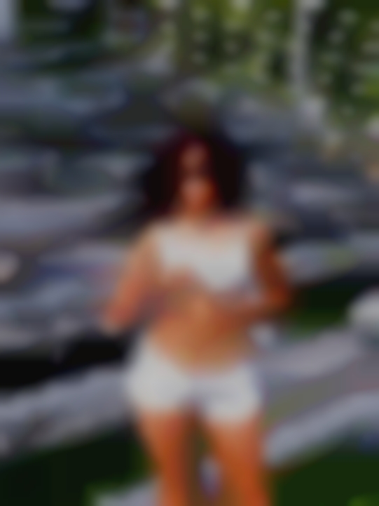 Man havinga swinger fuckwith milf awoman.